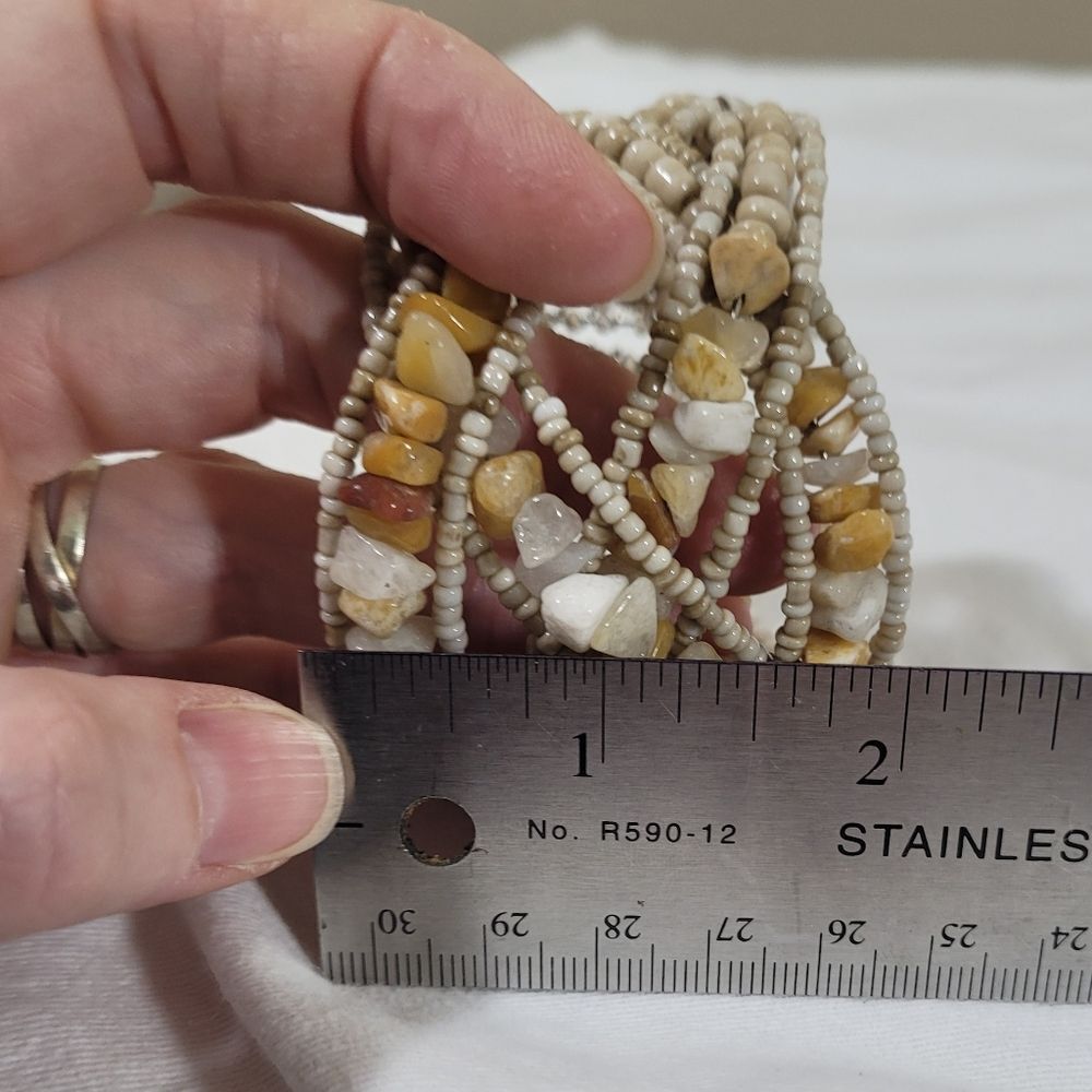 Beaded Wrap Cuff Bracelet Tan Cream Excellent Stone Chip Boho - Picture 3 of 4